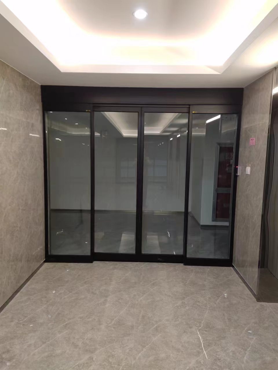 赣榆区玻璃伸缩门